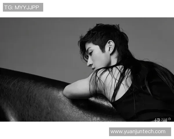 韩国足球球星长发造型展现独特魅力与个人风格引关注